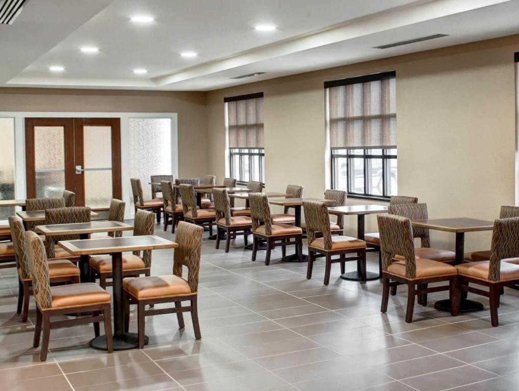 Comfort Inn & Suites Caldwell Екстериор снимка